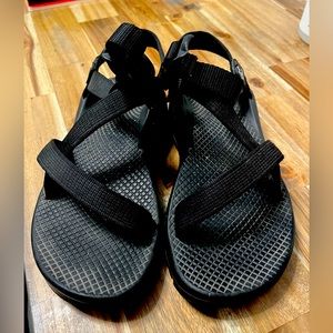 Chaco sport sandal women’s size 7, good used condition, dusty from storage